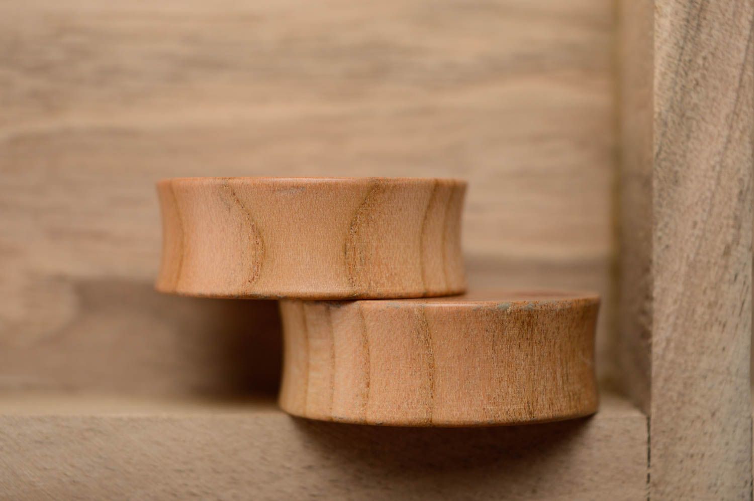Piercing plugs faits main originaux en bois 28 mm accessoires écologiques photo 2