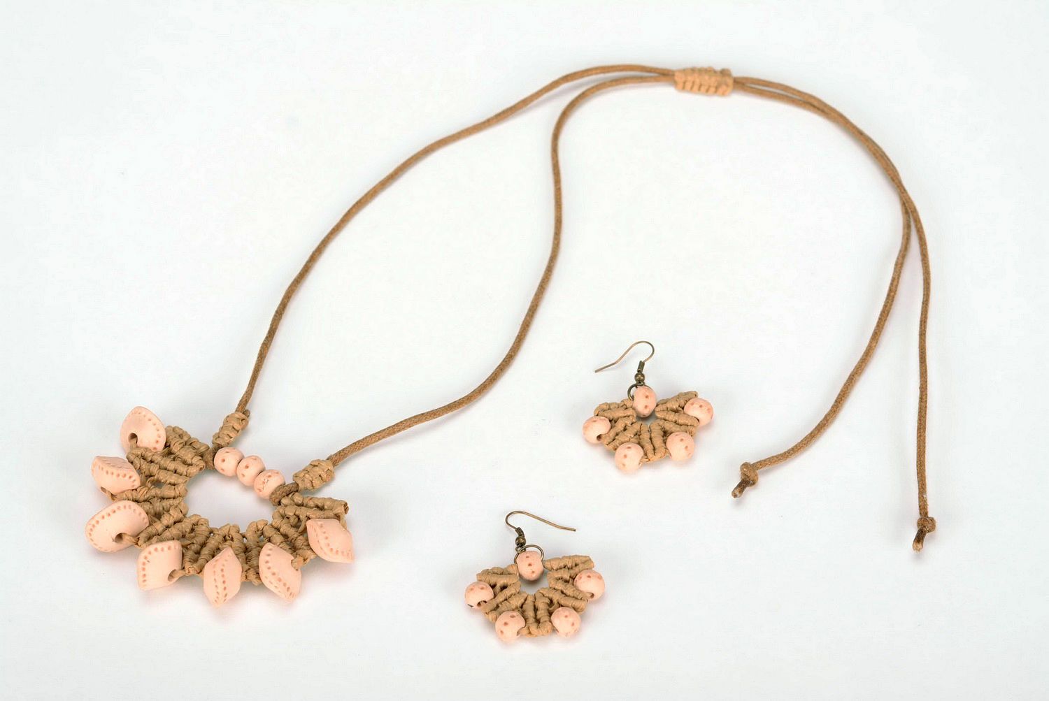 Set of jewelries with white clay photo 2
