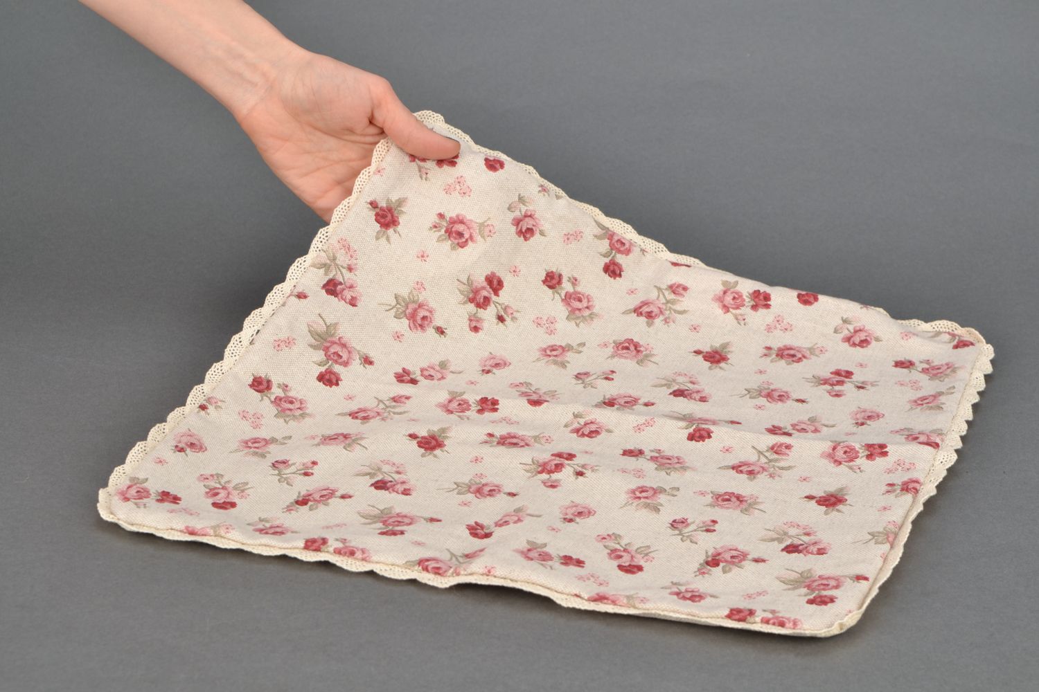 Petite taie d'oreiller motif fleurs en coton et polyamide faite main Rose rouge photo 2