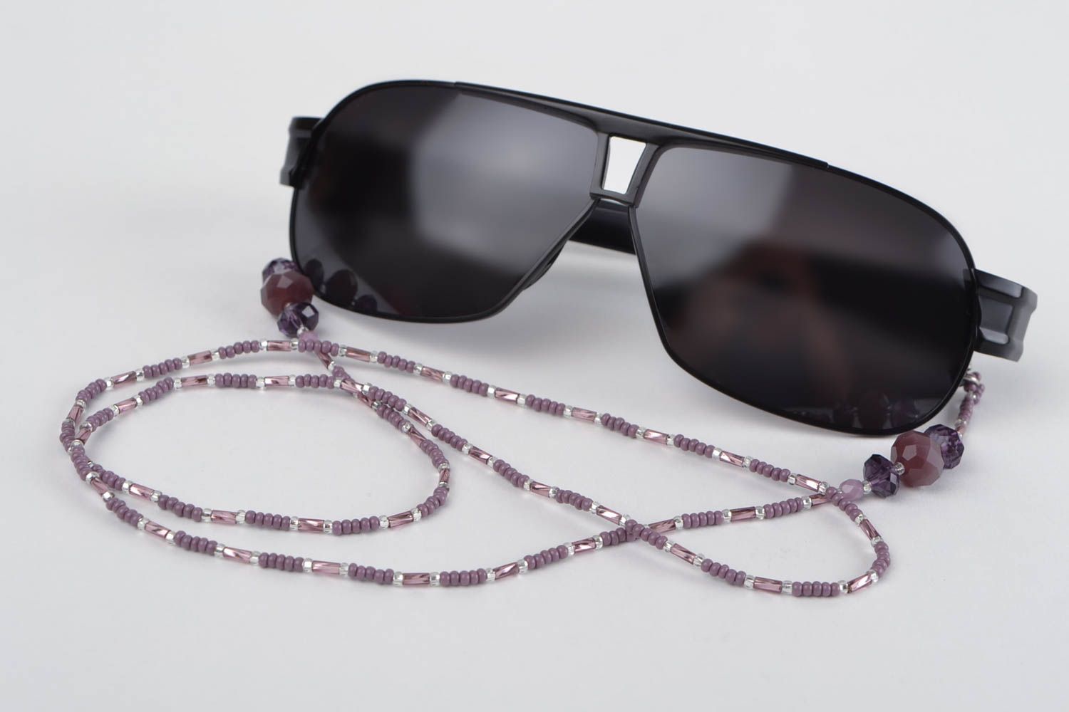 Chaine pour lunettes fait main Cordon lunettes mauve stylé original Cadeau femme photo 1
