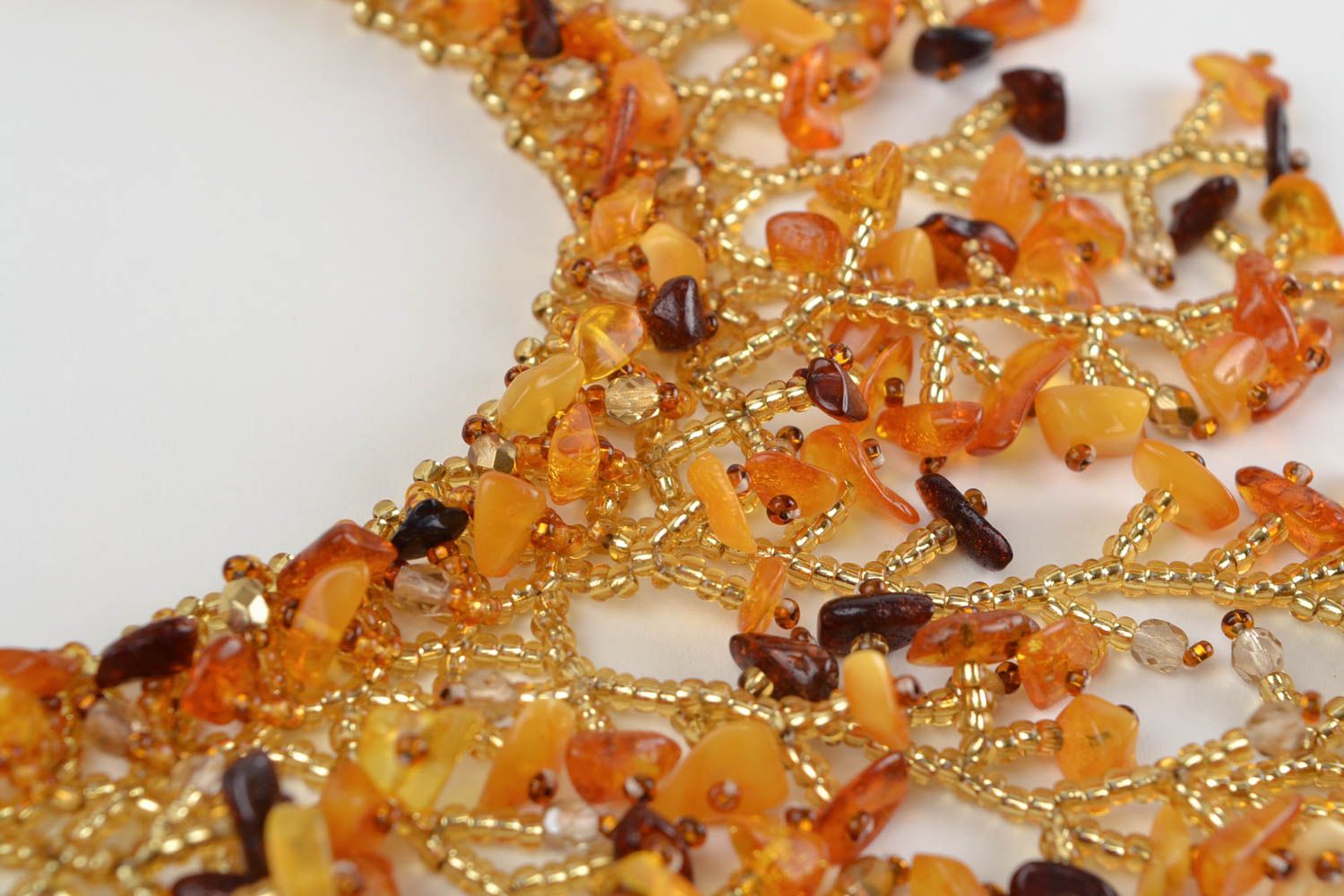 Ожерелье из бисера и натуральных камней большое осеннее янтарного цвета хэндмэйд фото 4