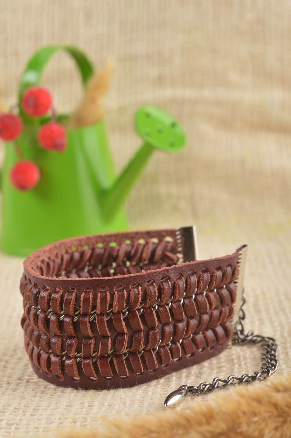 Bracelet cuir Bijoux fait main marron large design Accessoires cuir naturel photo 1
