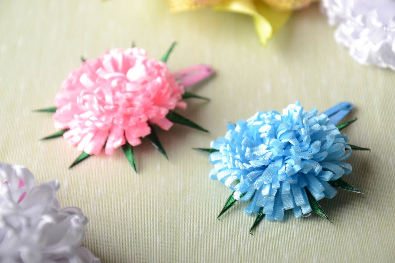 Blumen Haarklammern Set aus Bändern 2 Stück blau und rosa handgemacht schön foto 1