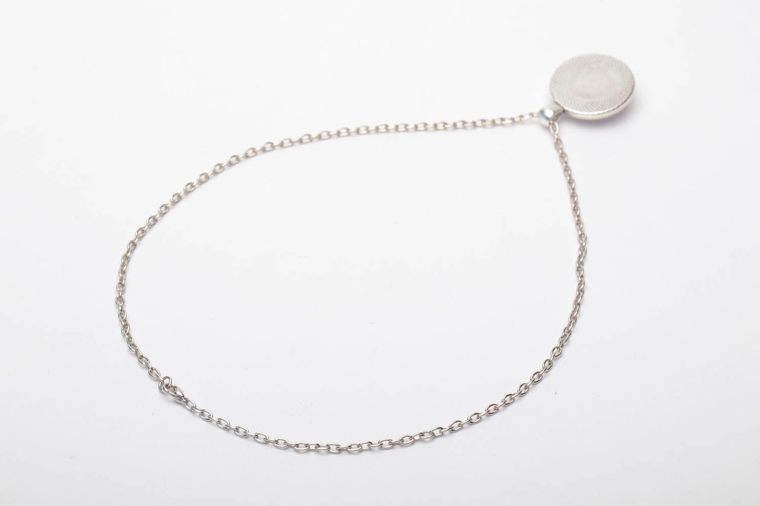 Handmade round pendant with long chain photo 4
