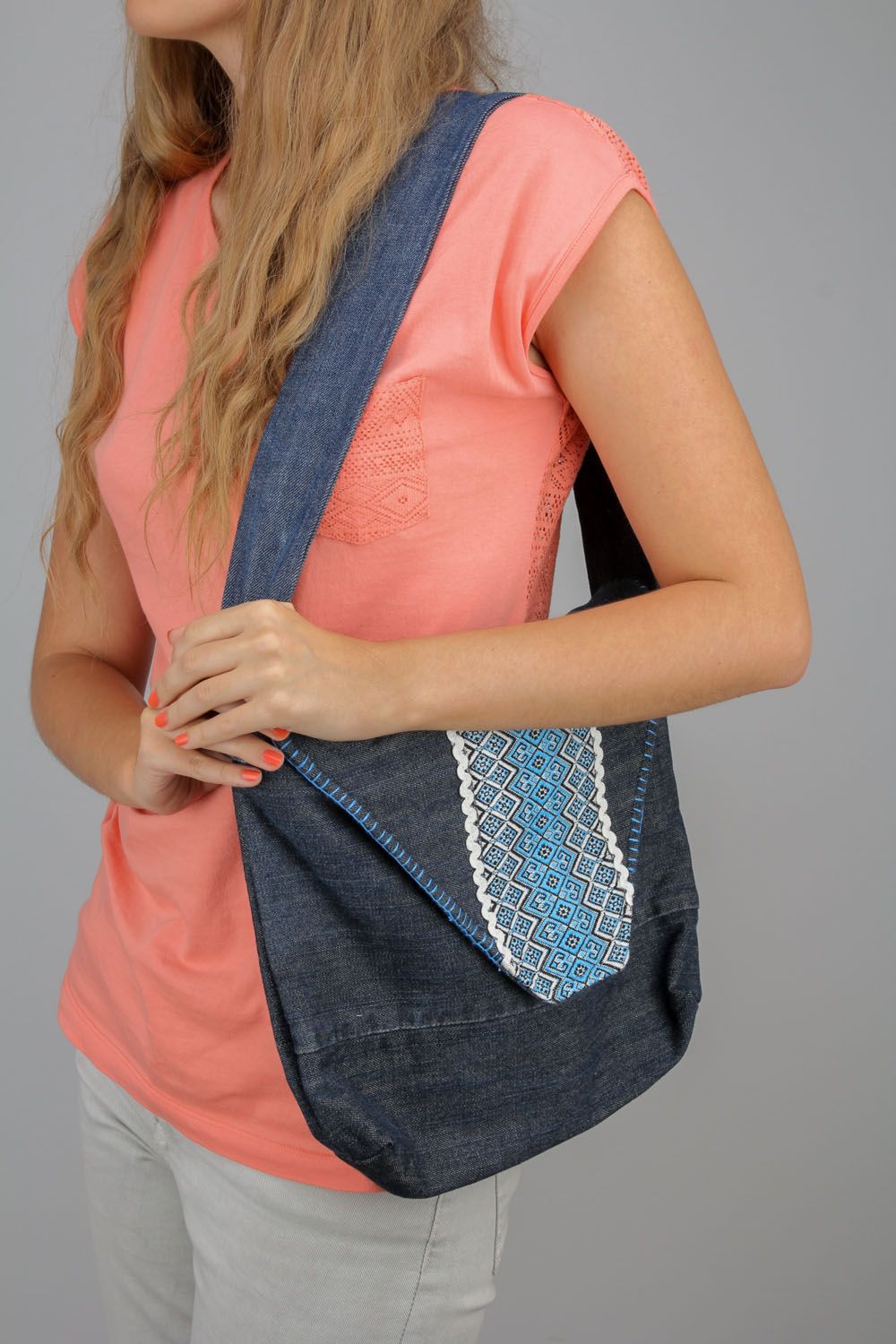 Gros sac à épaule en jean Ornementé fait main bleu original pour femme photo 1