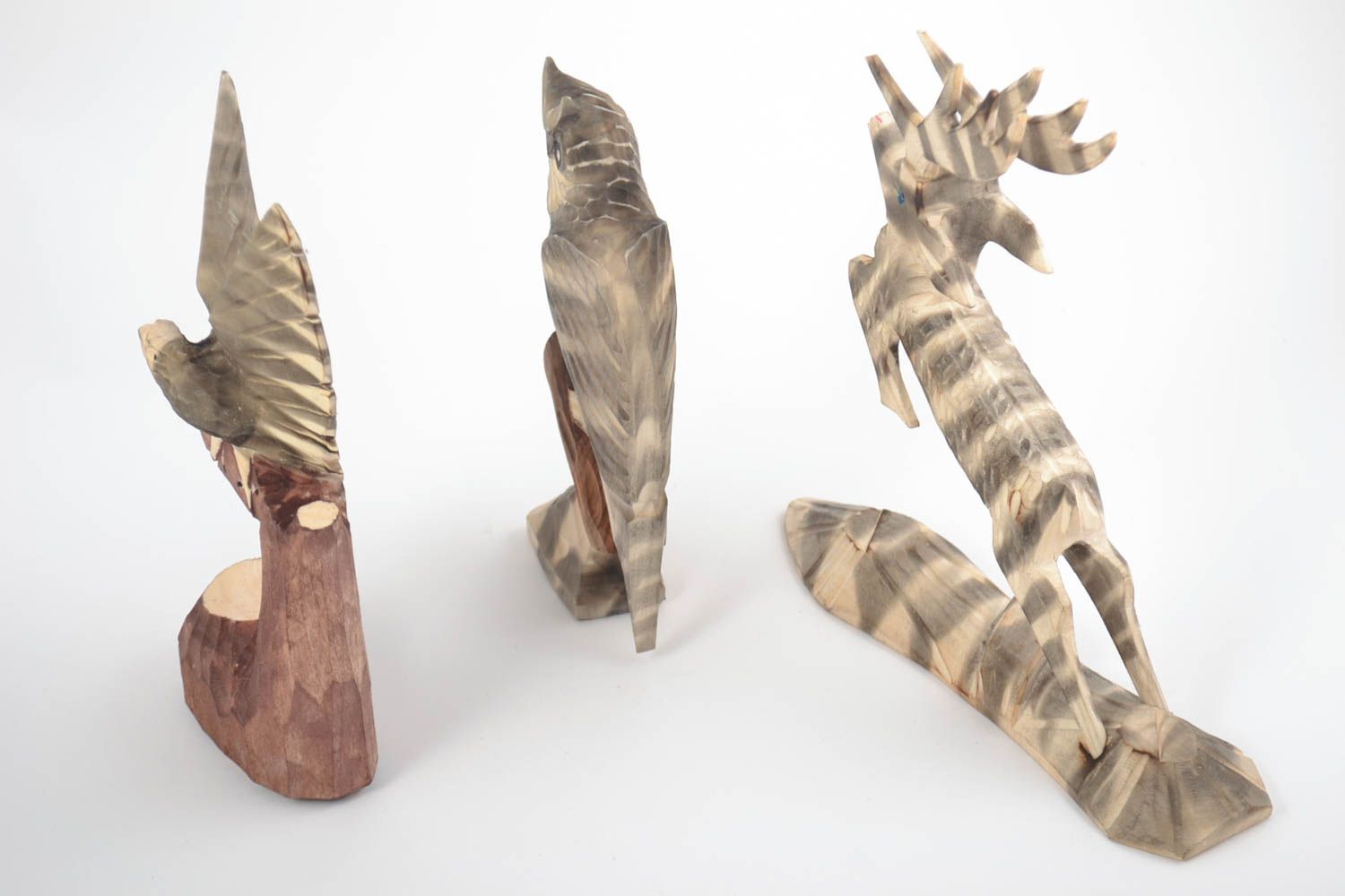 Ensemble de statuettes en bois faites main originales 3 pièces hibou renne aigle photo 2