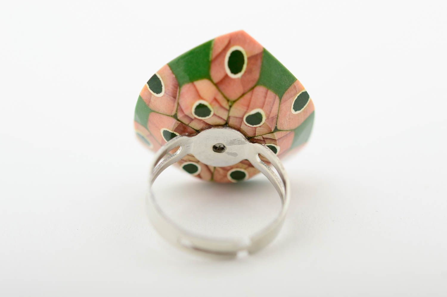 Перстень ручной работы кольцо из карандашей зеленое крупное стильное кольцо фото 5