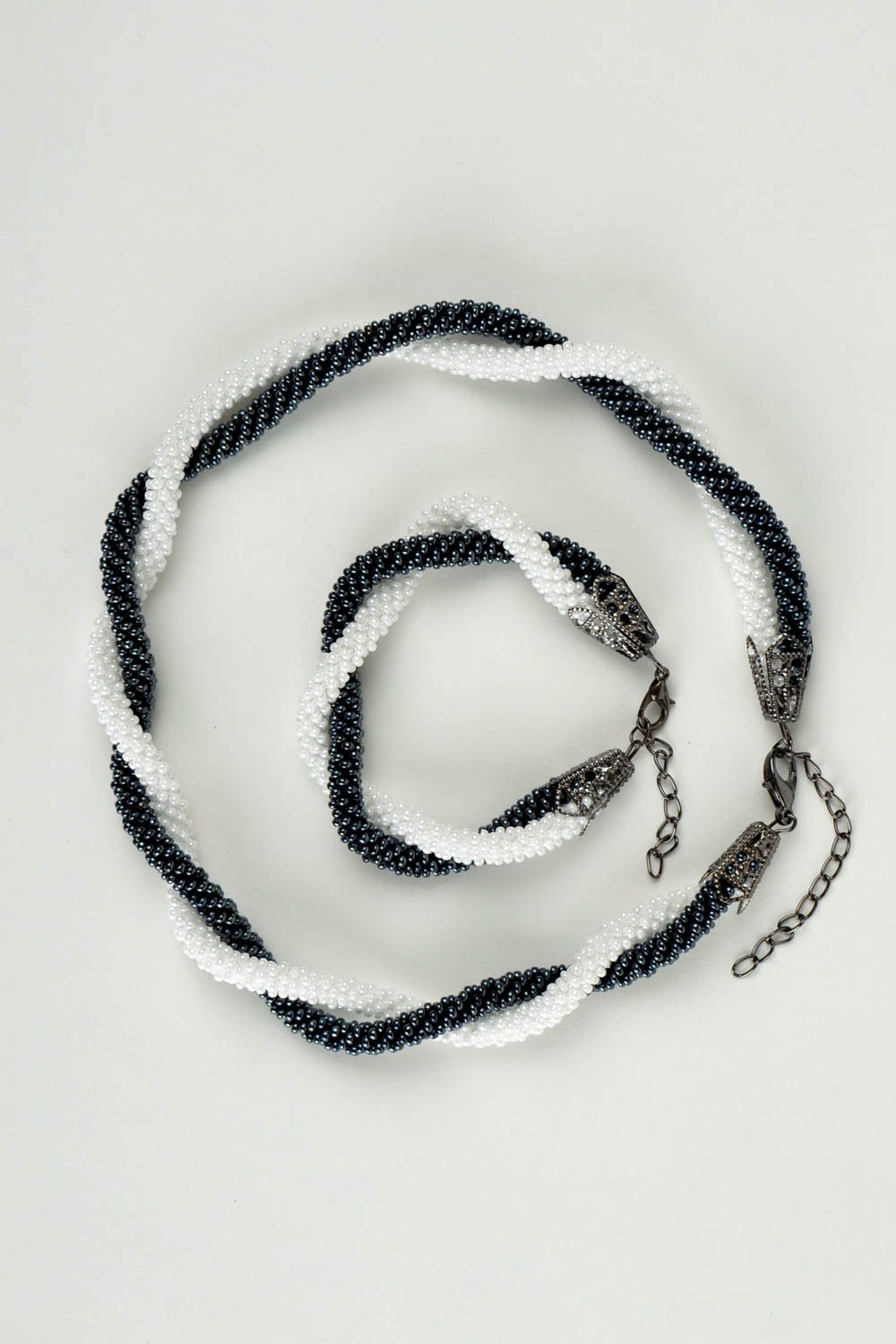 Collier spirale Bijoux faits main Bracelet fantaisie noir blanc Cadeau femme photo 4
