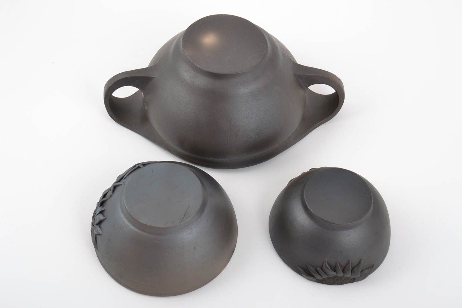 Handmade black smoked ceramic bowl set of 3 beautiful pieces of different sizes photo 5