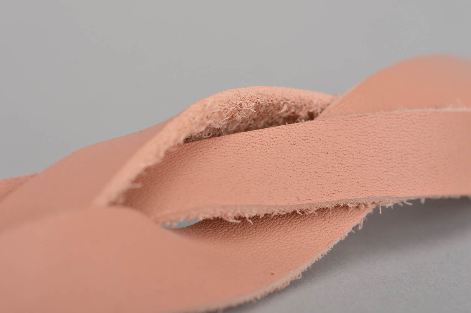 Geflochtenes Armband aus Leder handmade für stilvolle Mädchen rosa zart schön foto 2
