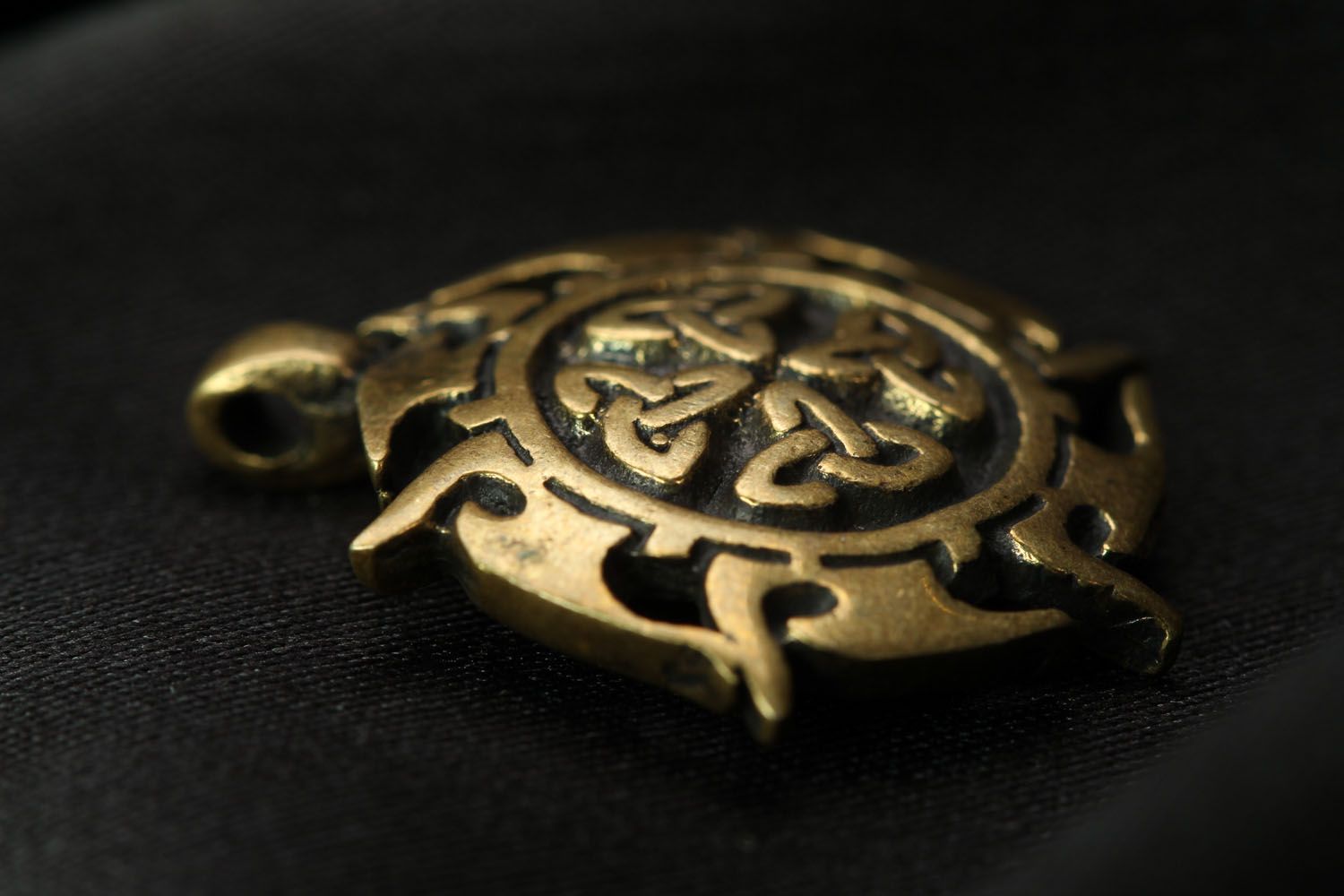 Bronze pendant The Celtic Sun photo 2