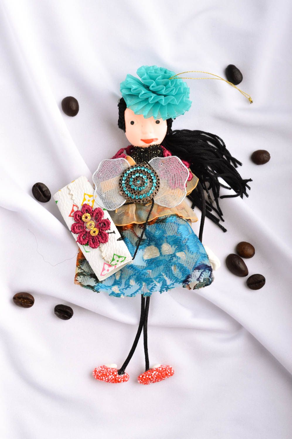 Bambola bella in stoffa fatta a mano pupazzo tessile originale decoro casa foto 1