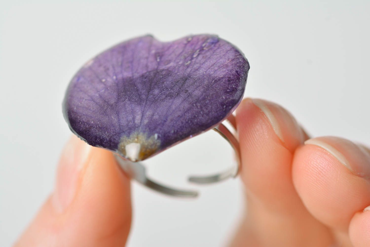 Unusual elegant violet ring with dried flower petal coated with epoxy photo 5