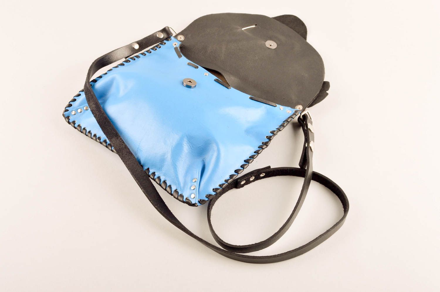 Сумка ручной работы сумка через плечо кожаная сумка голубая с черным красивая фото 4
