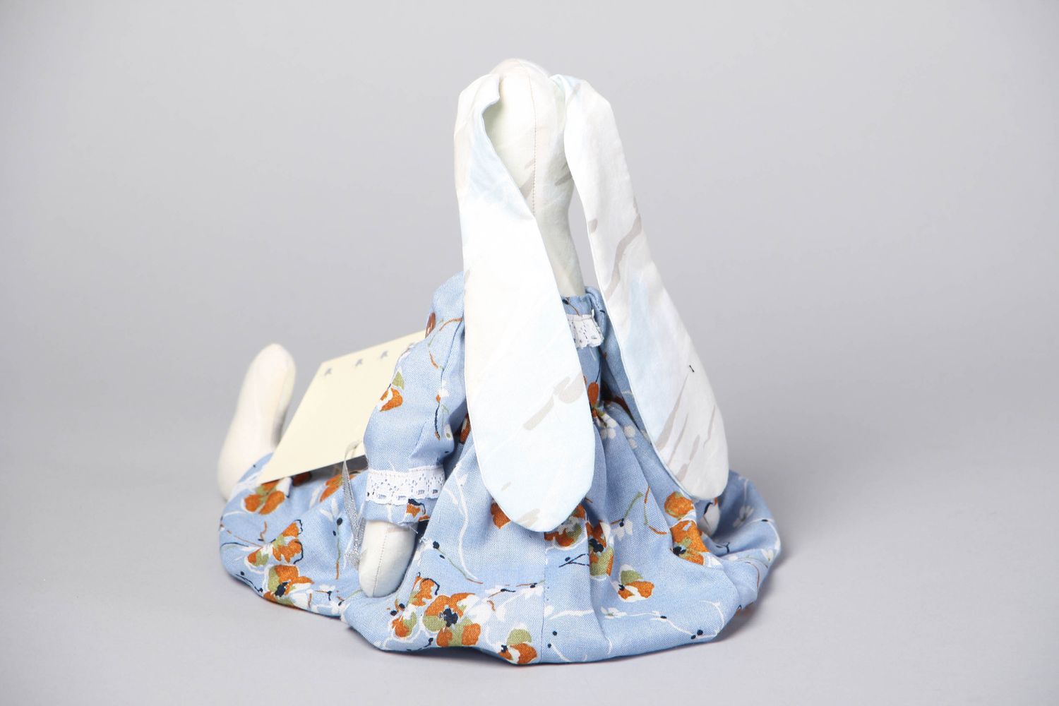 Мягкая игрушка ручной работы из ткани Зайчиха в голубом платье фото 3