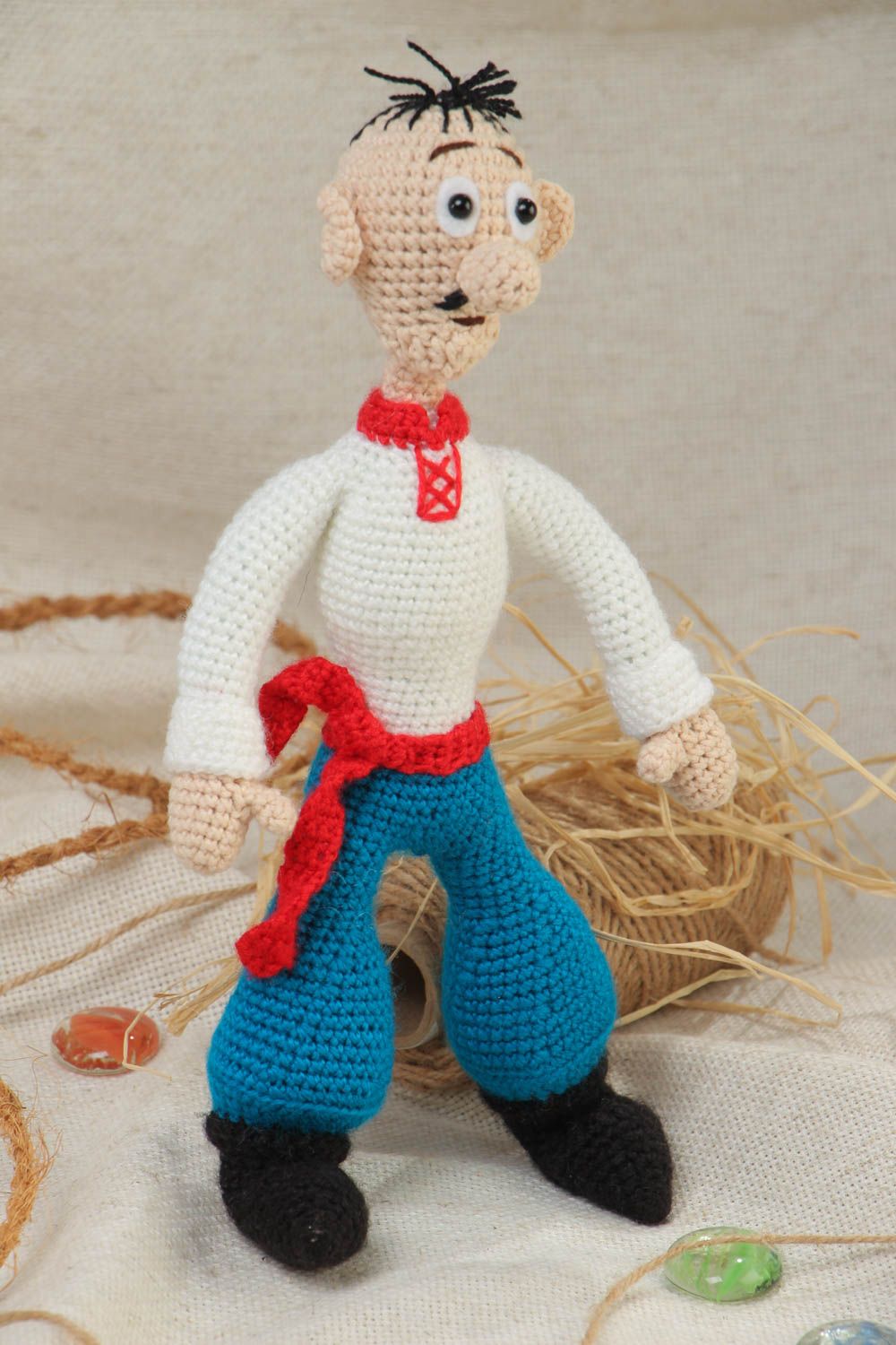 Petit jouet décoratif tricoté fait main design original pour enfant Cosaque photo 1