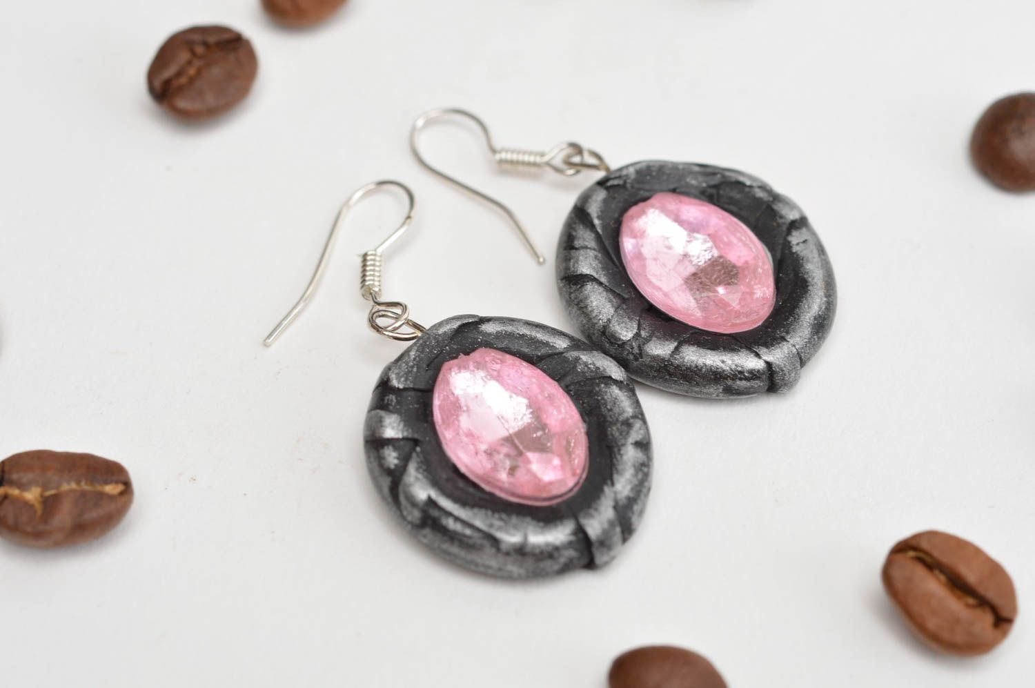 Zarte rosa Ohrringe aus Glas und Polymerton handmade Schmuck für Frauen foto 1