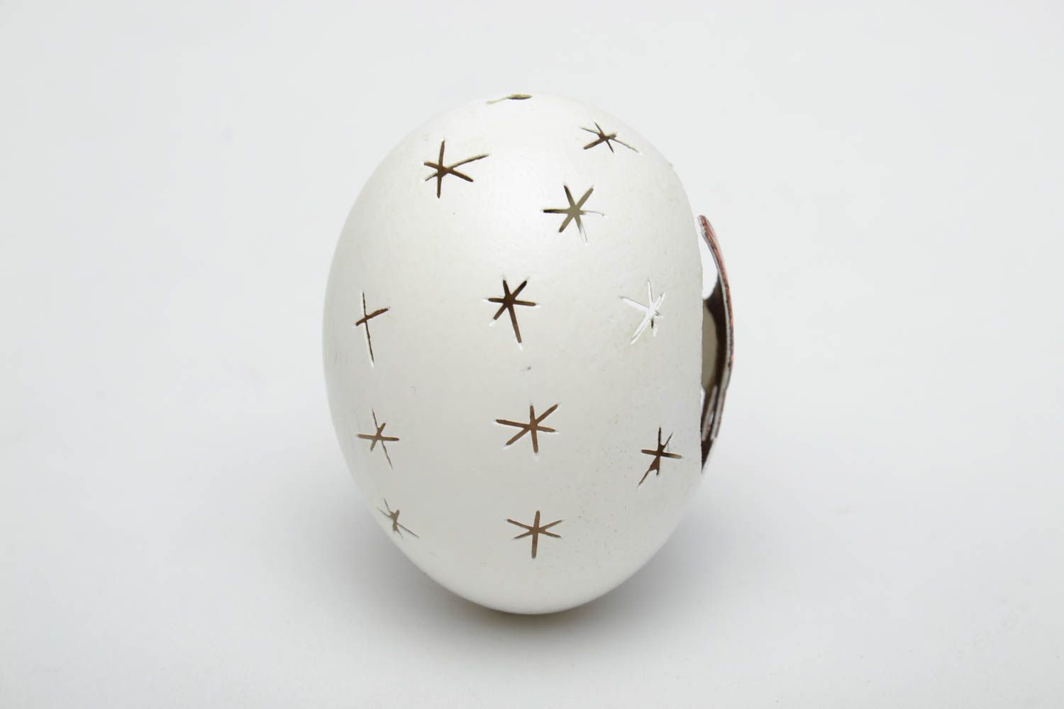Engraved designer egg decorated using metallization technique photo 3
