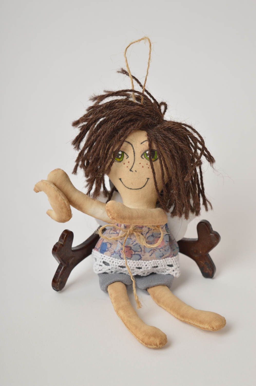 Игрушка ручной работы авторская кукла из хлопка расписная декоративная подвеска фото 2