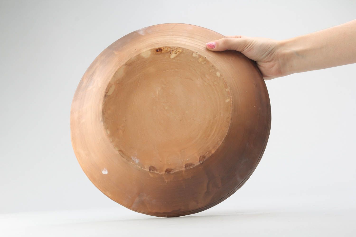 Künstlerischer brauner Teller aus Keramik foto 3