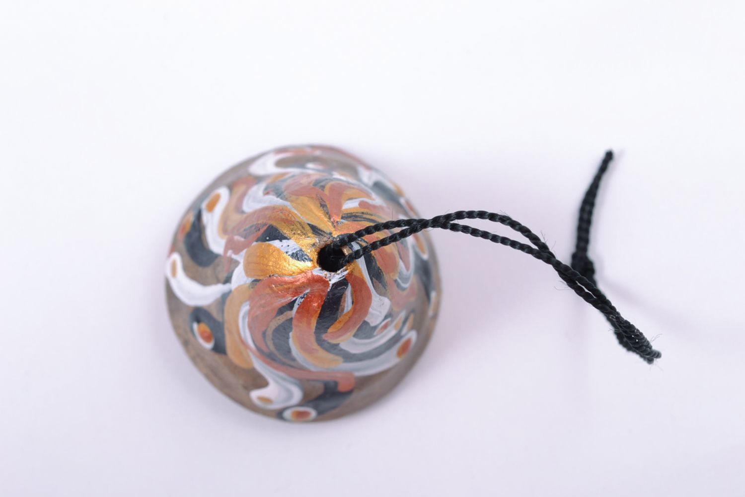 Petite cloche en terre cuite à motif peinte de colorants acryliques faite main photo 3