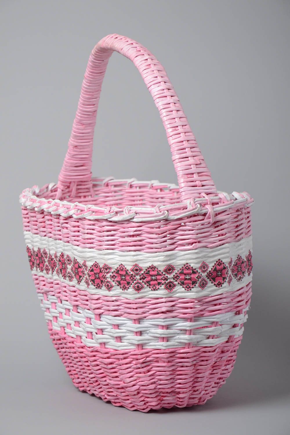 Woven basket made of paper rod small pink with white handmade photo 2