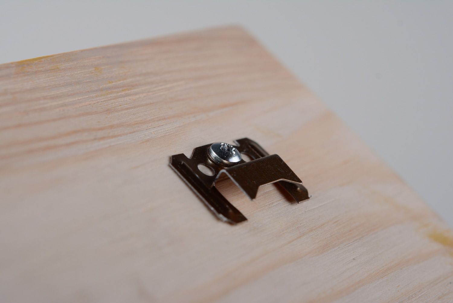 Настенная ключница с букетом деревянная фото 5
