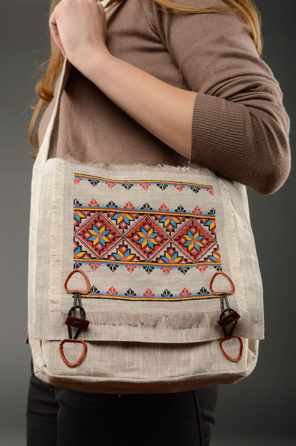 Женская сумка из ткани ручной работы с вышивкой крестиком фото 2