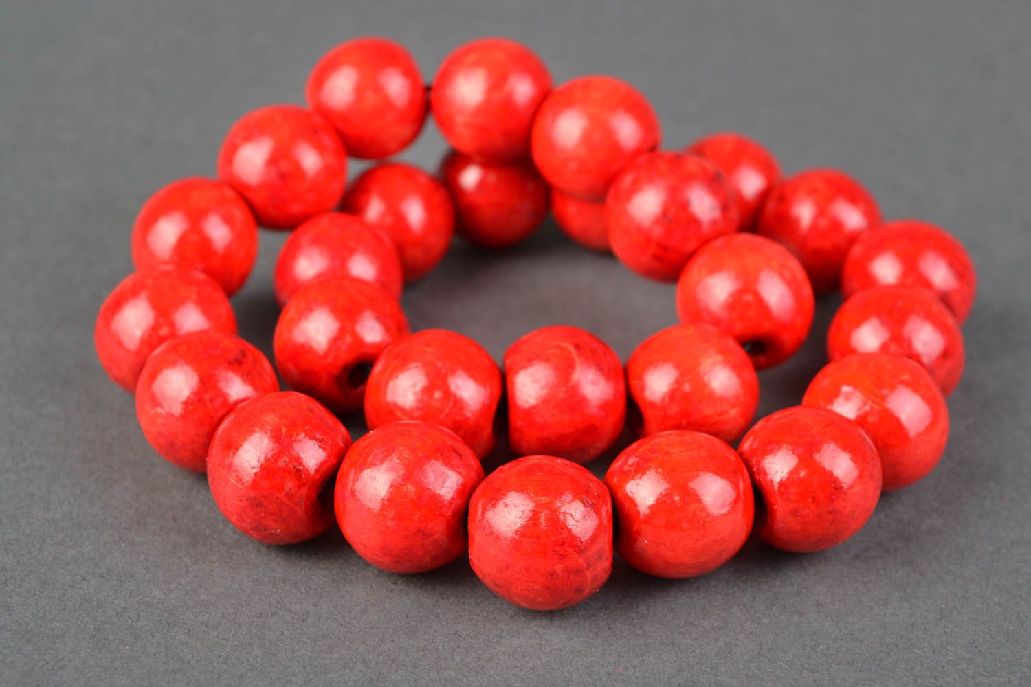 Collier en bois grandes perles rouge style ethnique fait main pour femme photo 3