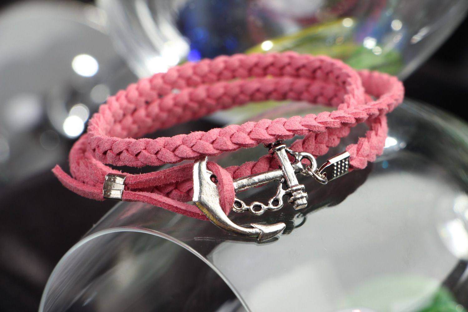 Handmade rosa geflochtenes Armband aus Lederersatz mit Anhänger Anker dreireihig foto 4