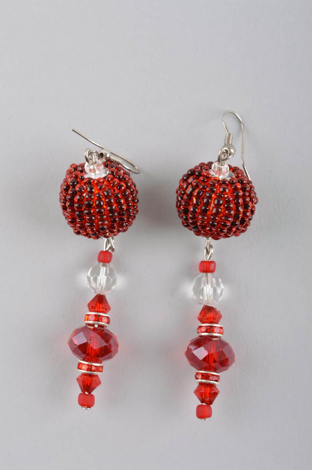 Boucles d'oreilles pendantes Bijou fait main cristaux rouges Cadeau femme photo 3