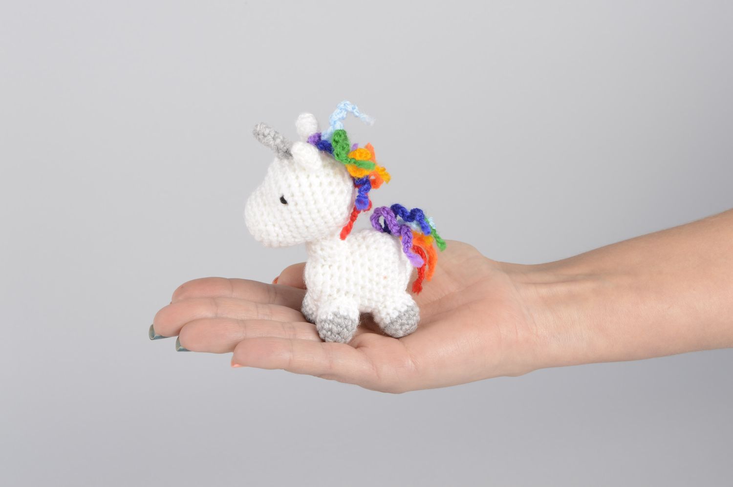 Juguete hecho a mano regalo original muñeco artesanal tejido Unicornio blanco foto 4