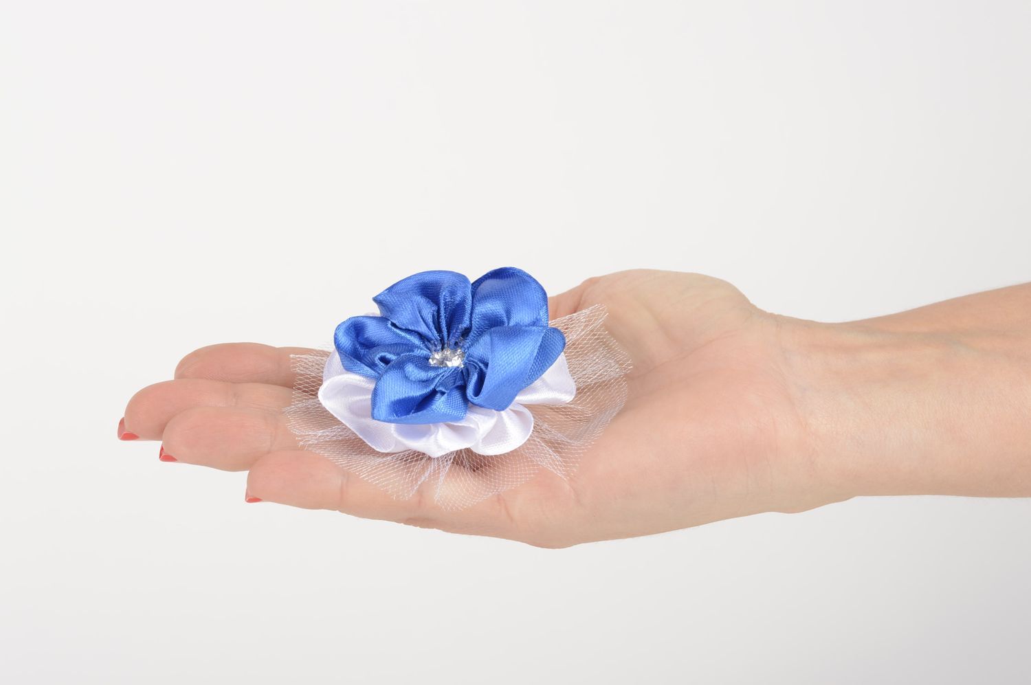 Детская резинка handmade аксессуар для волос резинка из лент синий цветок фото 5