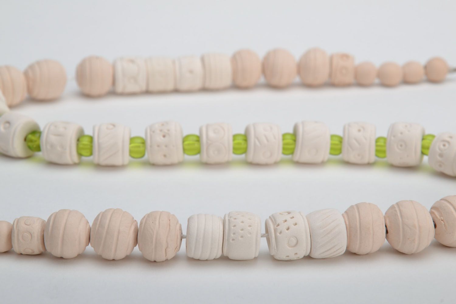 White clay beaded necklace photo 3