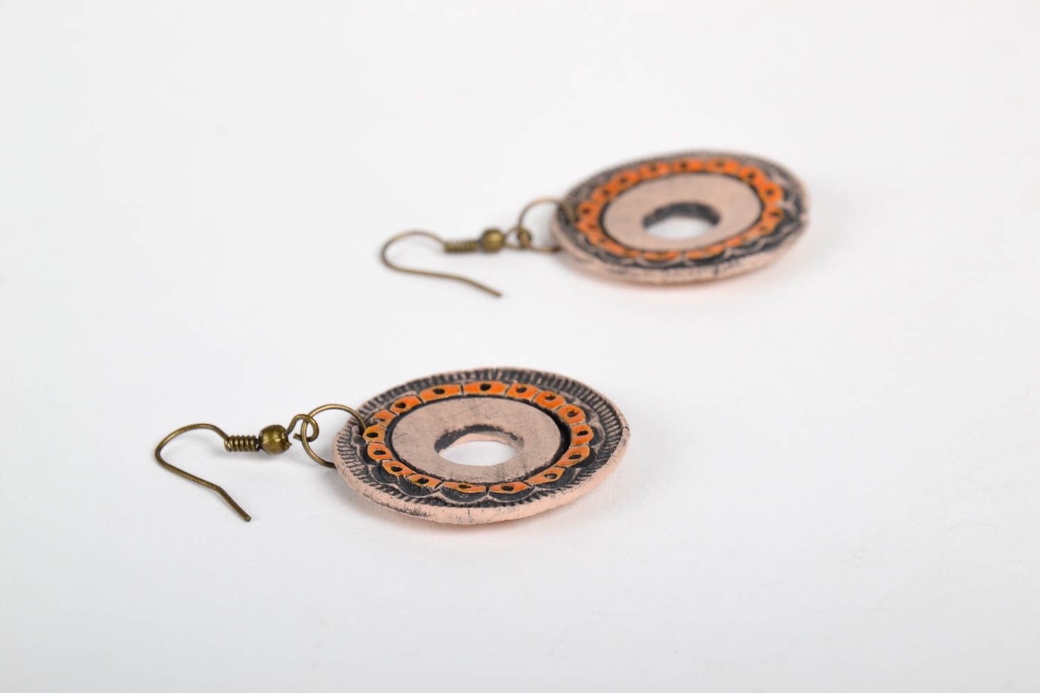 Handmade Ohrringe Schmuck aus Keramik Geschenk für Frauen runde Ohrhänger grell foto 4