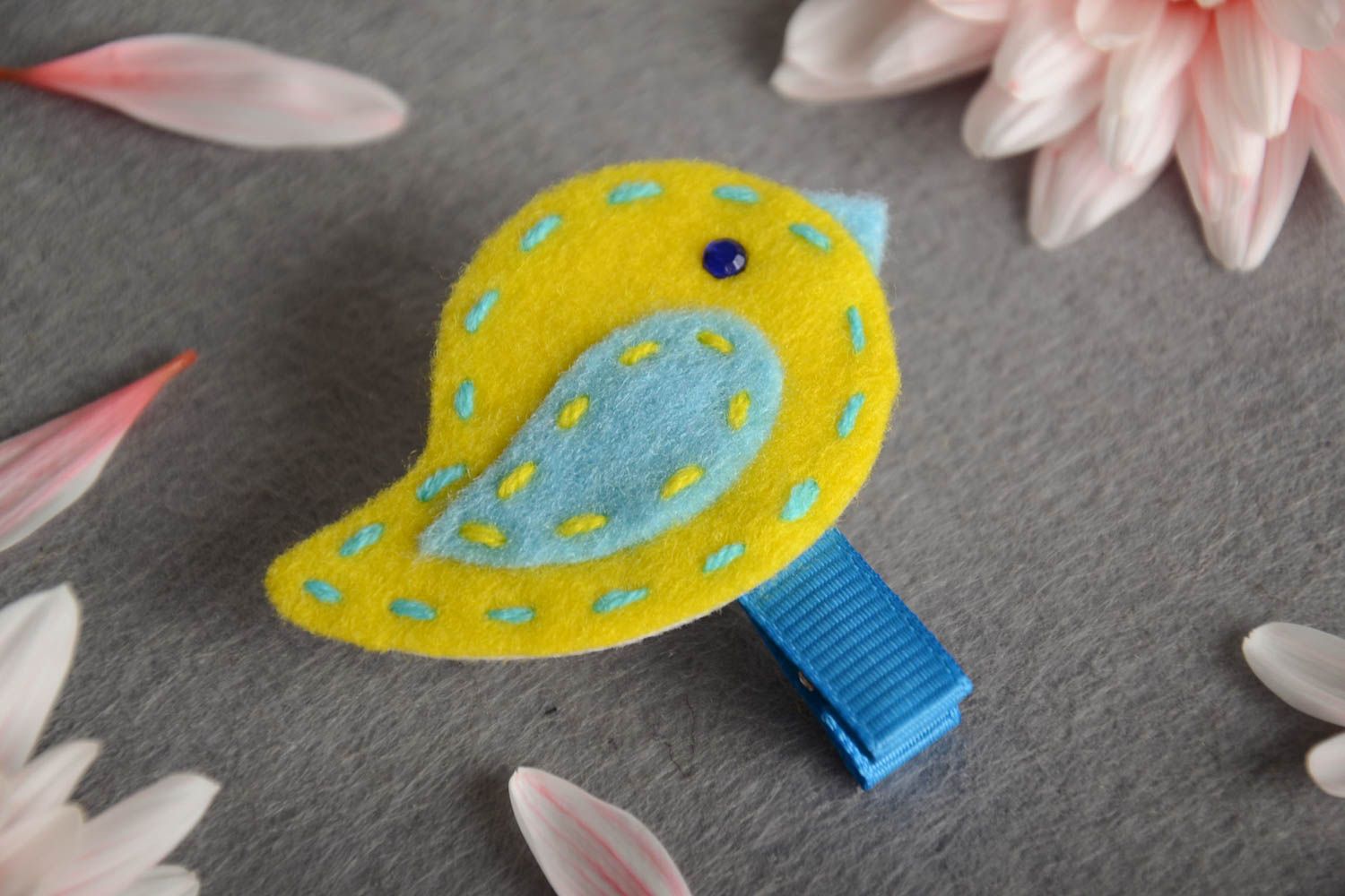 Cute baby hairpin made of fleece in the form of a yellow bird hand made photo 1