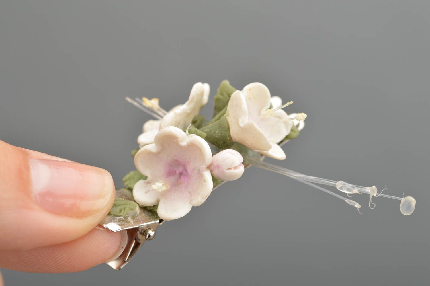 Petite pince à cheveux en pâte polymère faite main originale fleurs pour femme  photo 2