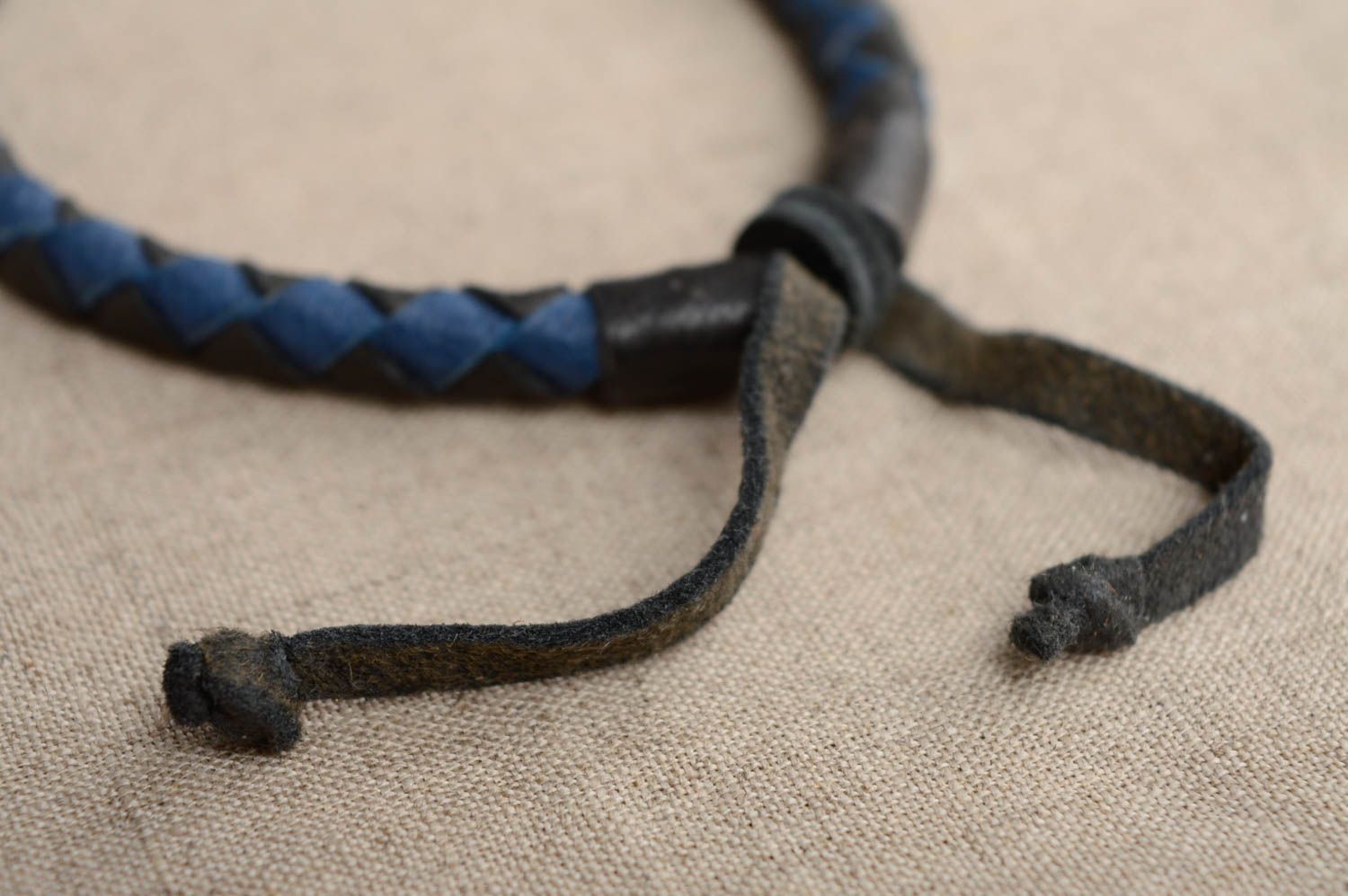 Bracelet tressé en cuir naturel bleu et noir fait main bijou pour homme photo 5