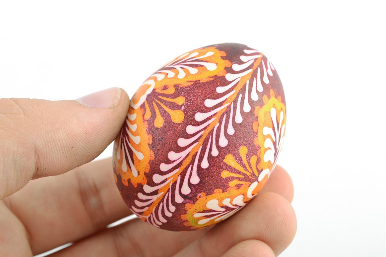 Joli œuf de Pâques fait main peint selon technique de cire cadeau pour mère  photo 2