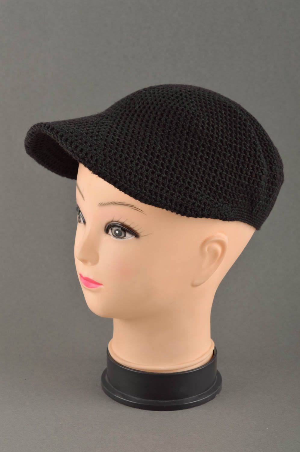 Вязаная кепка ручной работы вязаная шапка черная стильная зимняя шапка фото 1