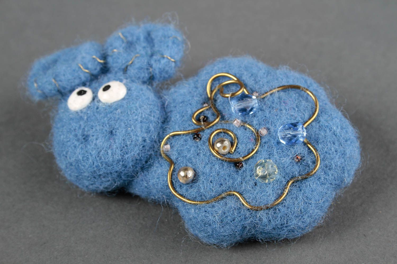 Designer accessory handmade brooch sheep woolen brooch unusual jewelry for girl photo 4