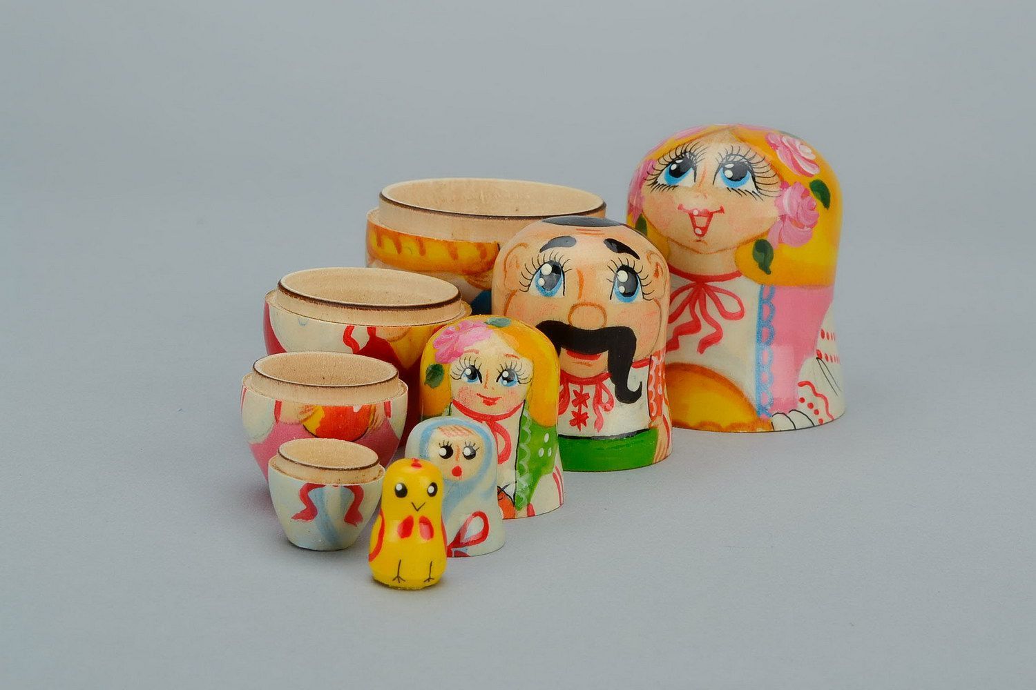 Handmade nesting doll with round loaf photo 3