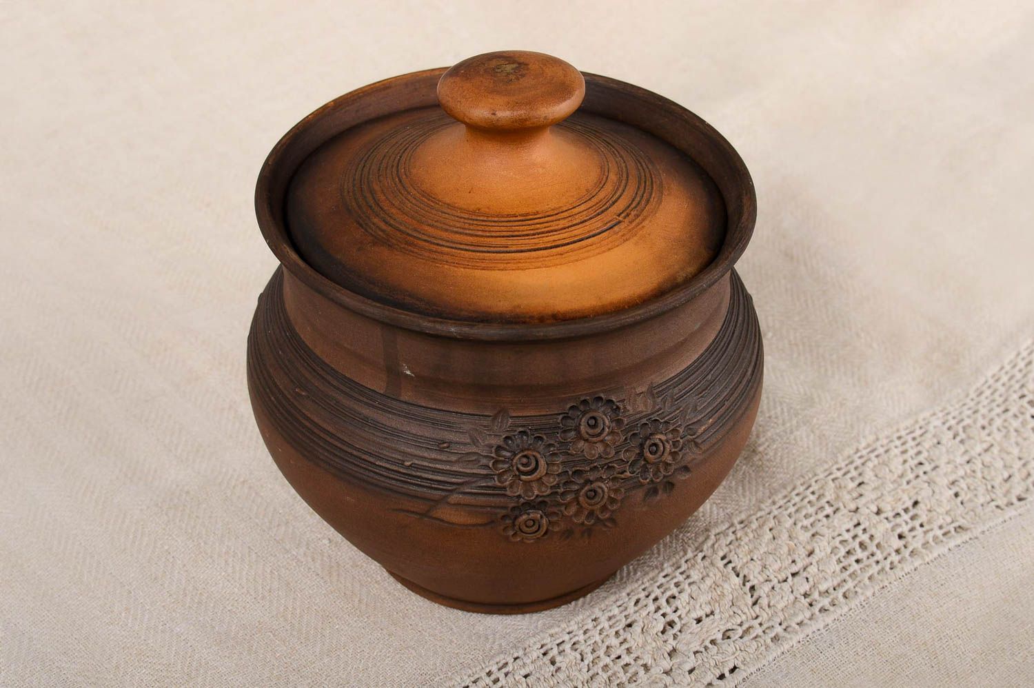 Pot cuisine fait main Petite cocotte marron en argile Vaisselle en céramique photo 1