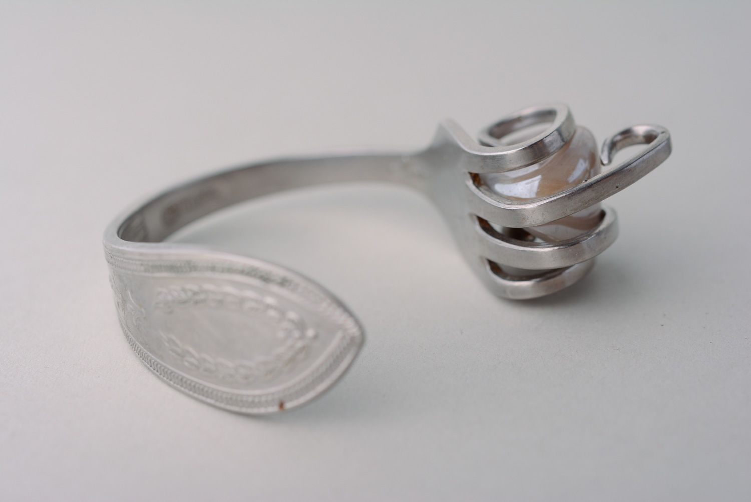Металлический браслет ручной работы из вилки с натуральным камнем фото 4