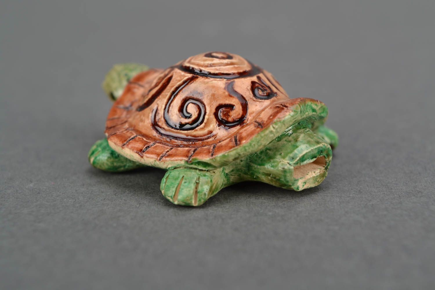 Sifflet instrument de musique en forme de tortue miniature peint original photo 5