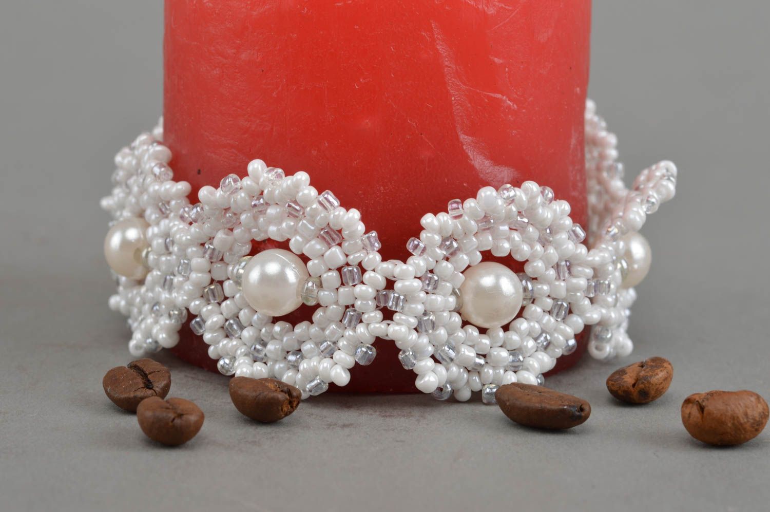 Bracelet en perles de rocaille fait main blanc bijou Perles sur la neige photo 1
