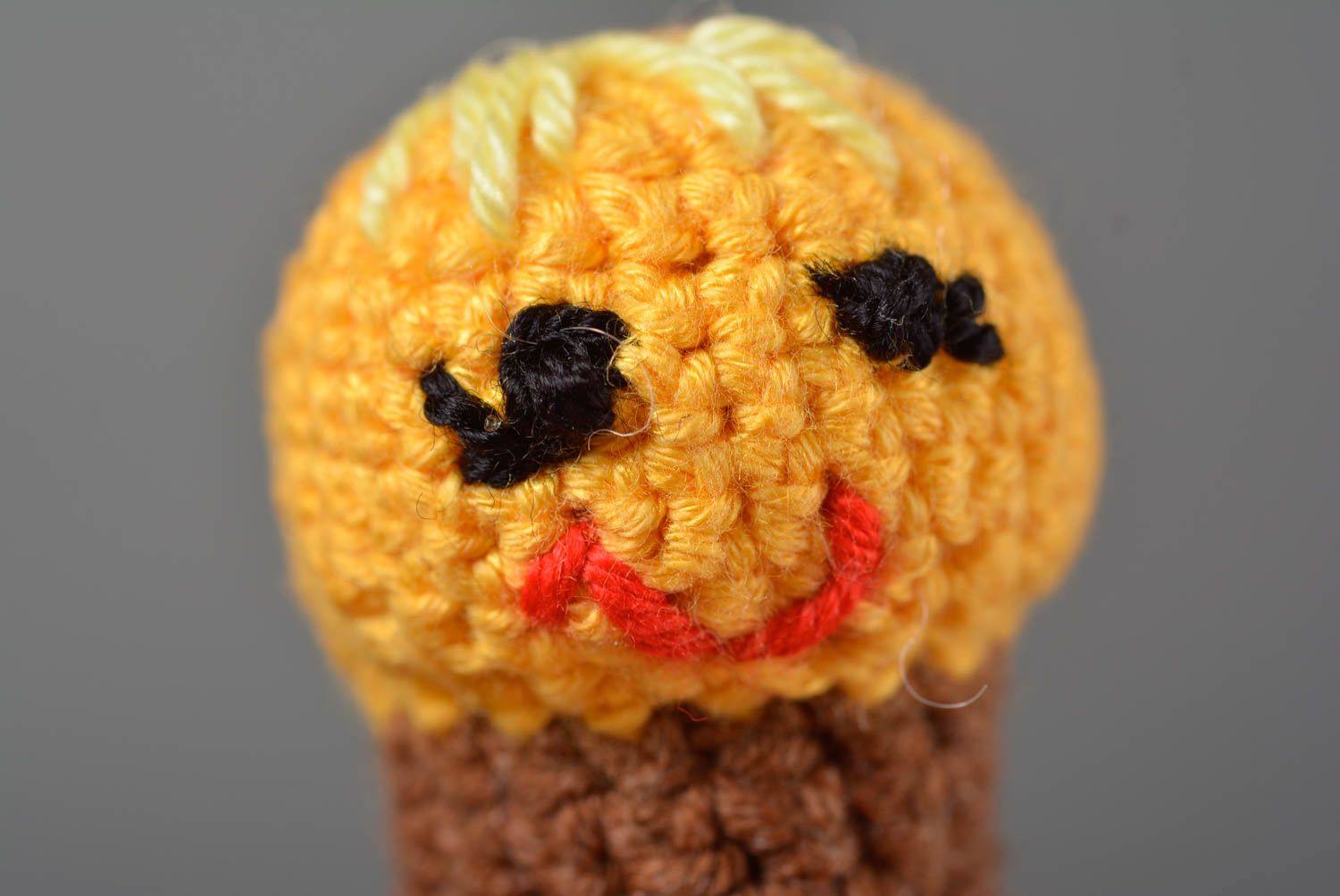 Juguete de peluche hecho a mano muñeco tejido juguete tejido al crochet foto 2