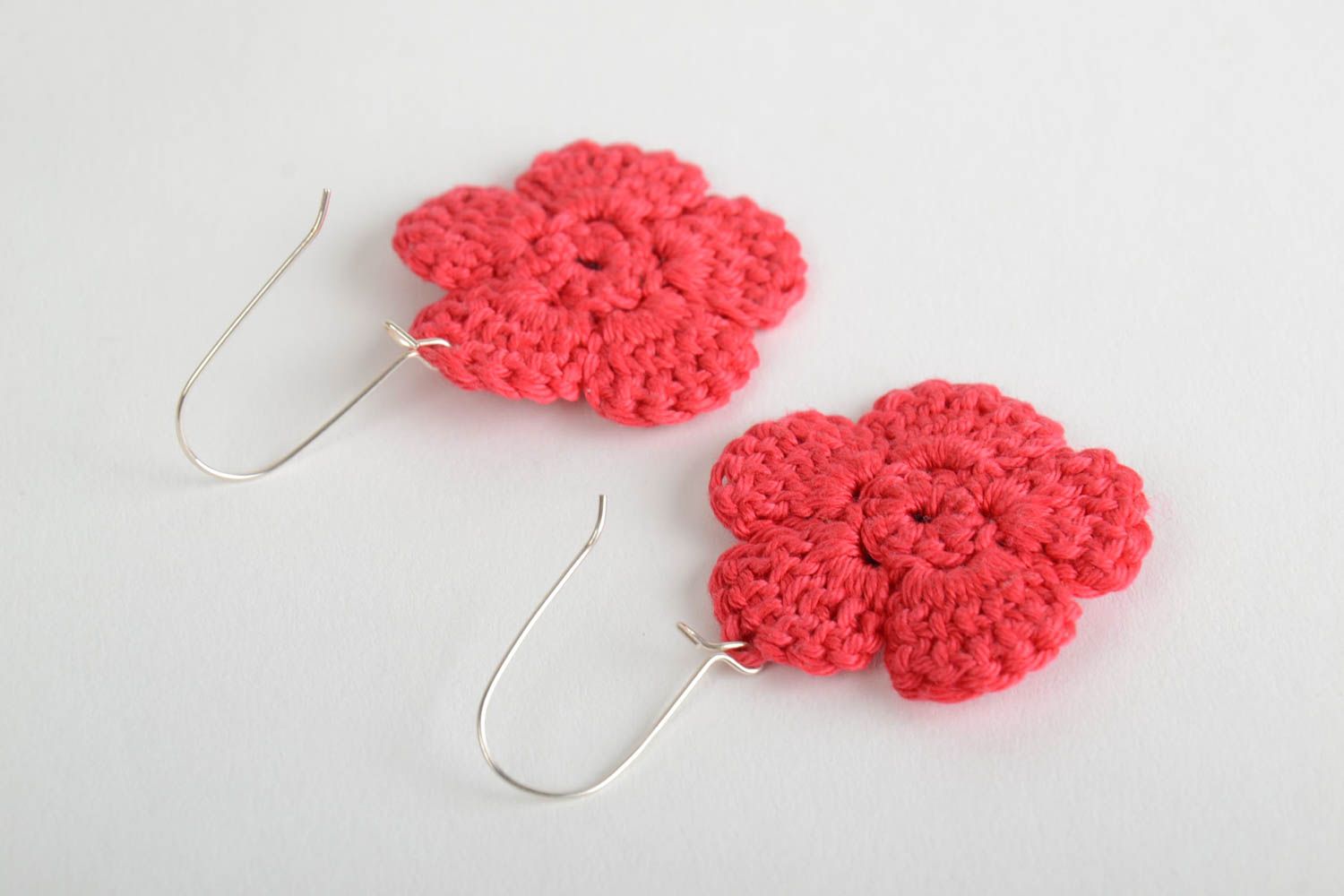 Beautiful handmade crochet flower earrings Red Poppies textile jewelry photo 3