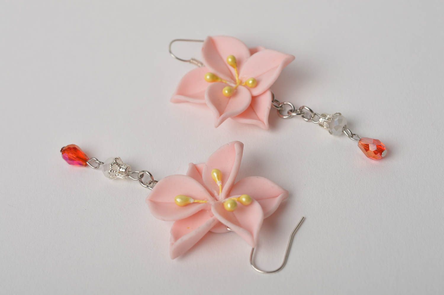 Boucles d'oreilles pendantes Bijou fait main fleurs roses délicates Cadeau femme photo 4