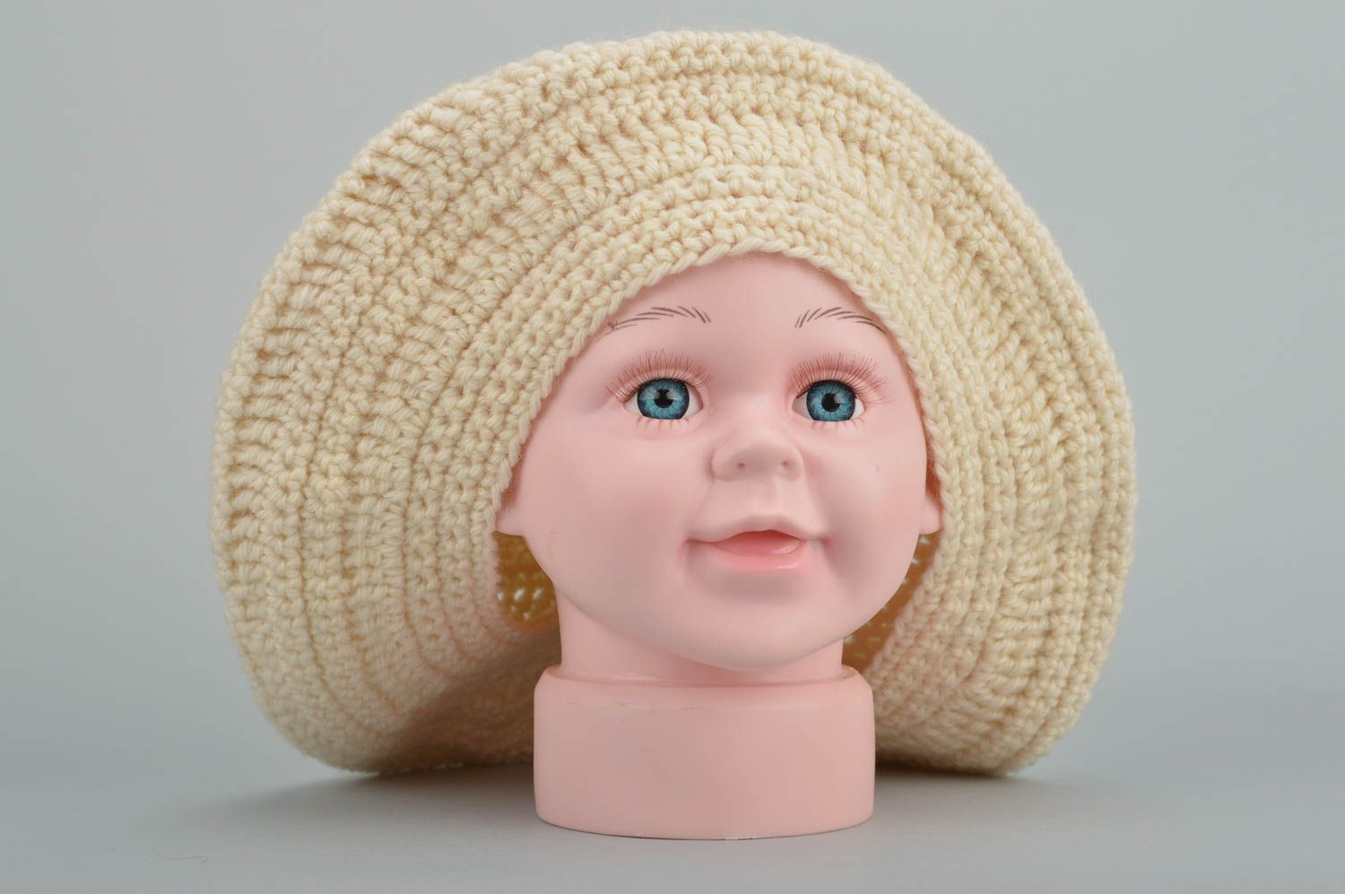 Cappello a maglia fatto a mano accessorio bello da donna di fili di cotone foto 2
